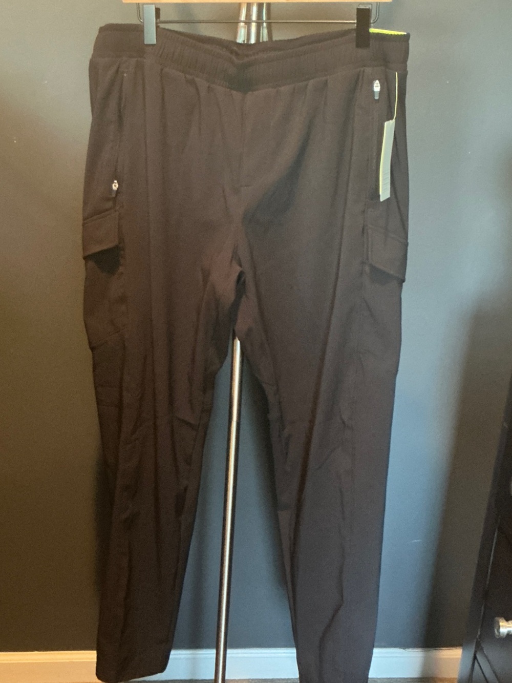 Black Men's Cargo Jogger Sweatpants